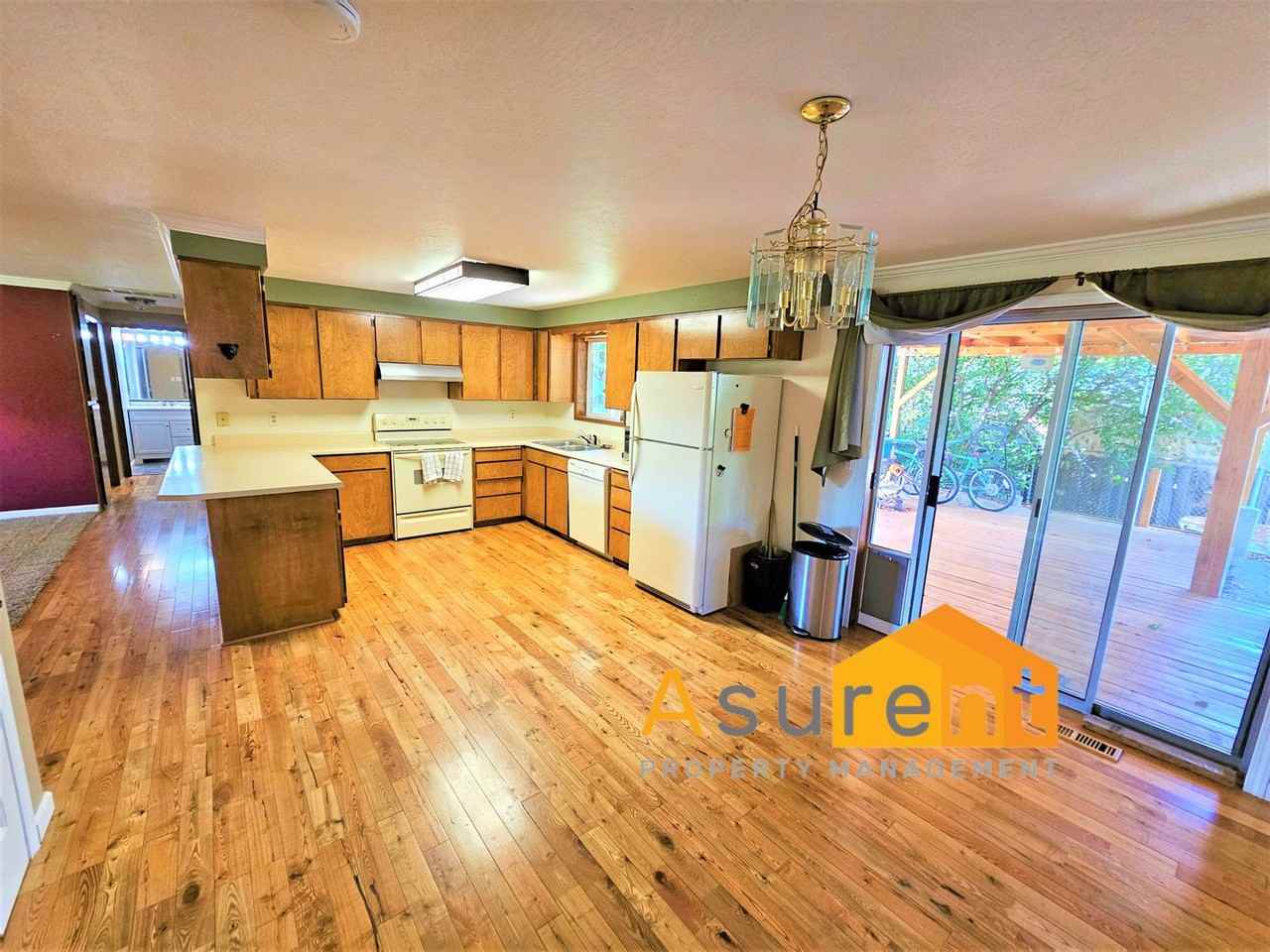 3085 Connell Ave - Photo 2 of 13