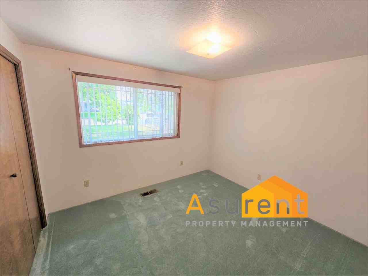 3085 Connell Ave - Photo 6 of 13