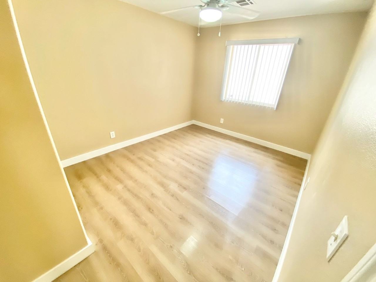 7800 Olympus Ave - Photo 2 of 31