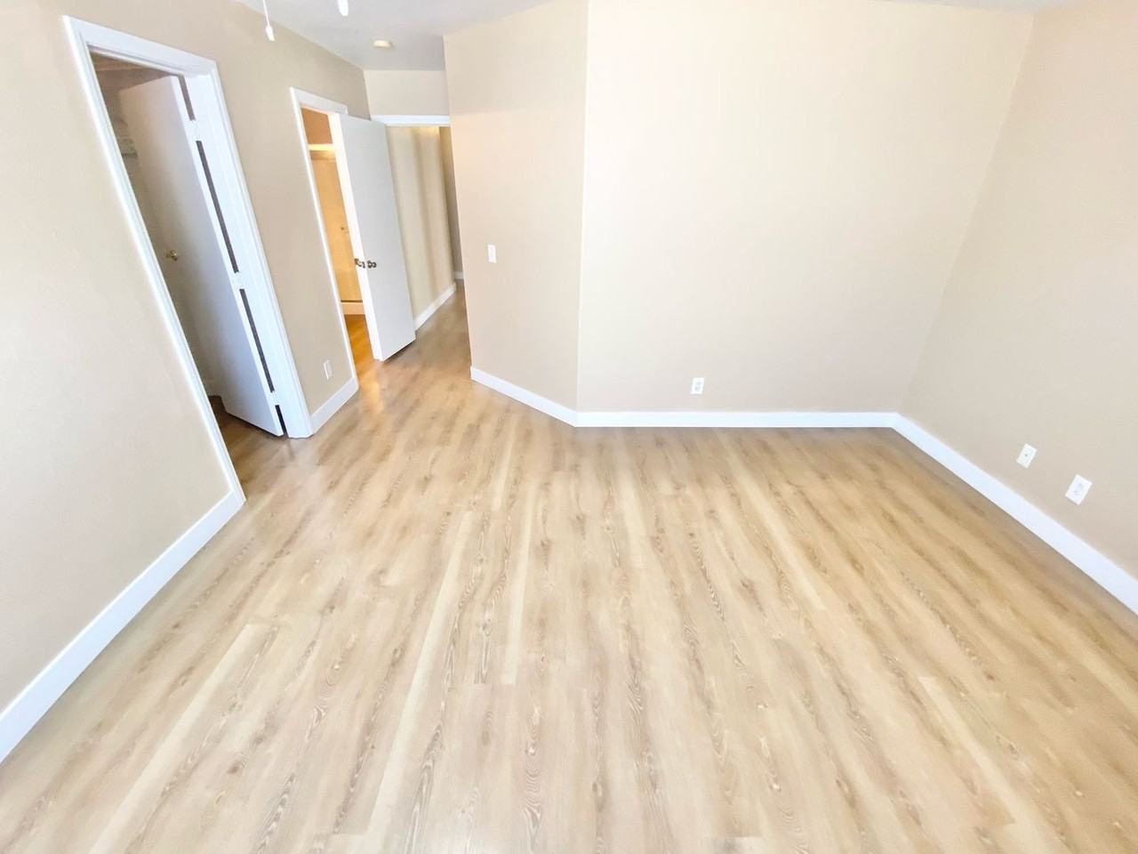 7800 Olympus Ave - Photo 5 of 31