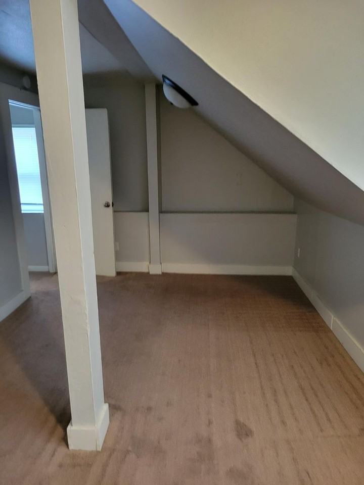 2021 Avenue D - Photo 5 of 11