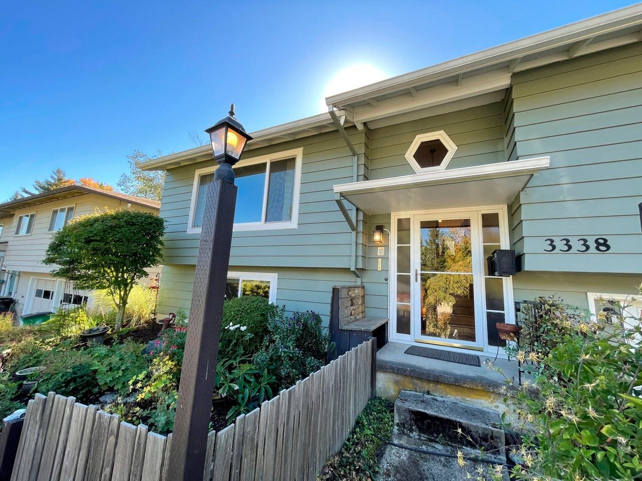3338 Sw Marigold St - Photo 3 of 32
