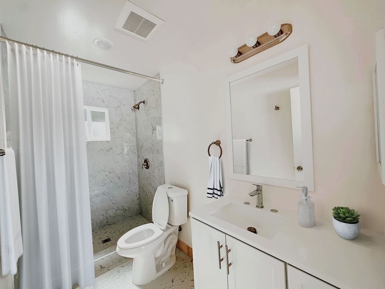 2425 Sarbonne Dr #2 - Photo 6 of 9
