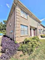 featured image of 2402 2402 - 2422 Gaslight Pl SW
