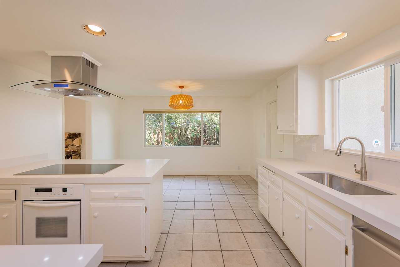 1162 Camille Dr - Photo 4 of 14