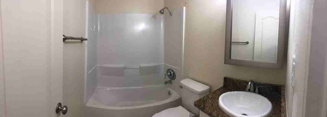 2405 Se 16th Ave #C - Photo 4 of 11