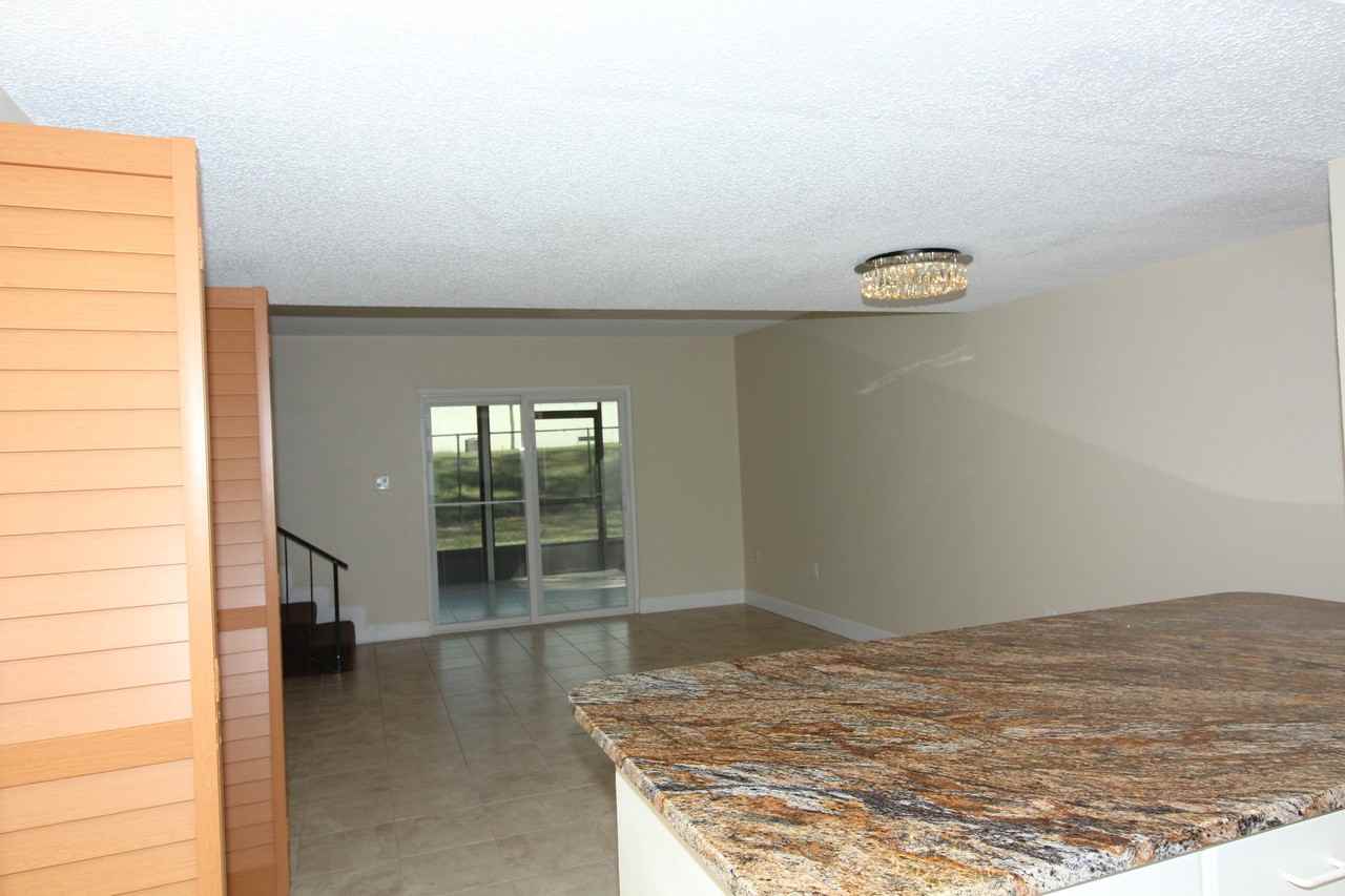 2405 Se 16th Ave #C - Photo 7 of 11