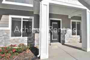 featured image of 913 E Robert Ave