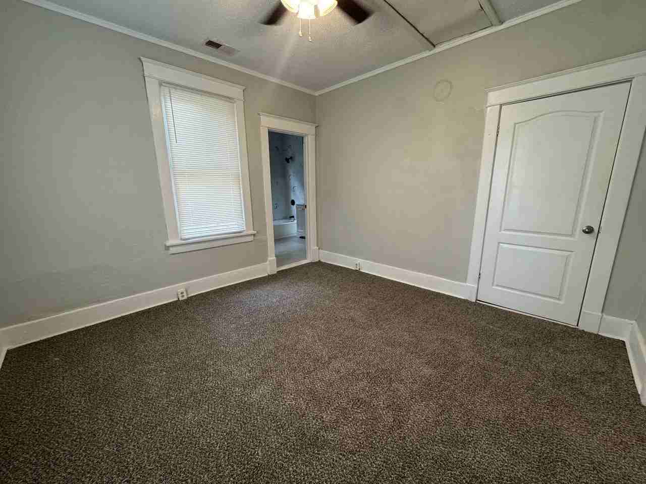 554 Bon Air St - Photo 4 of 11