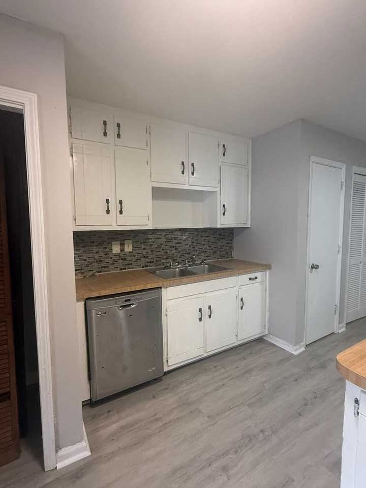 1726 Kirkland Rd - Photo 5 of 22