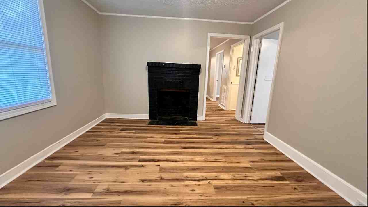 903 W Alabama Ave - Photo 5 of 15