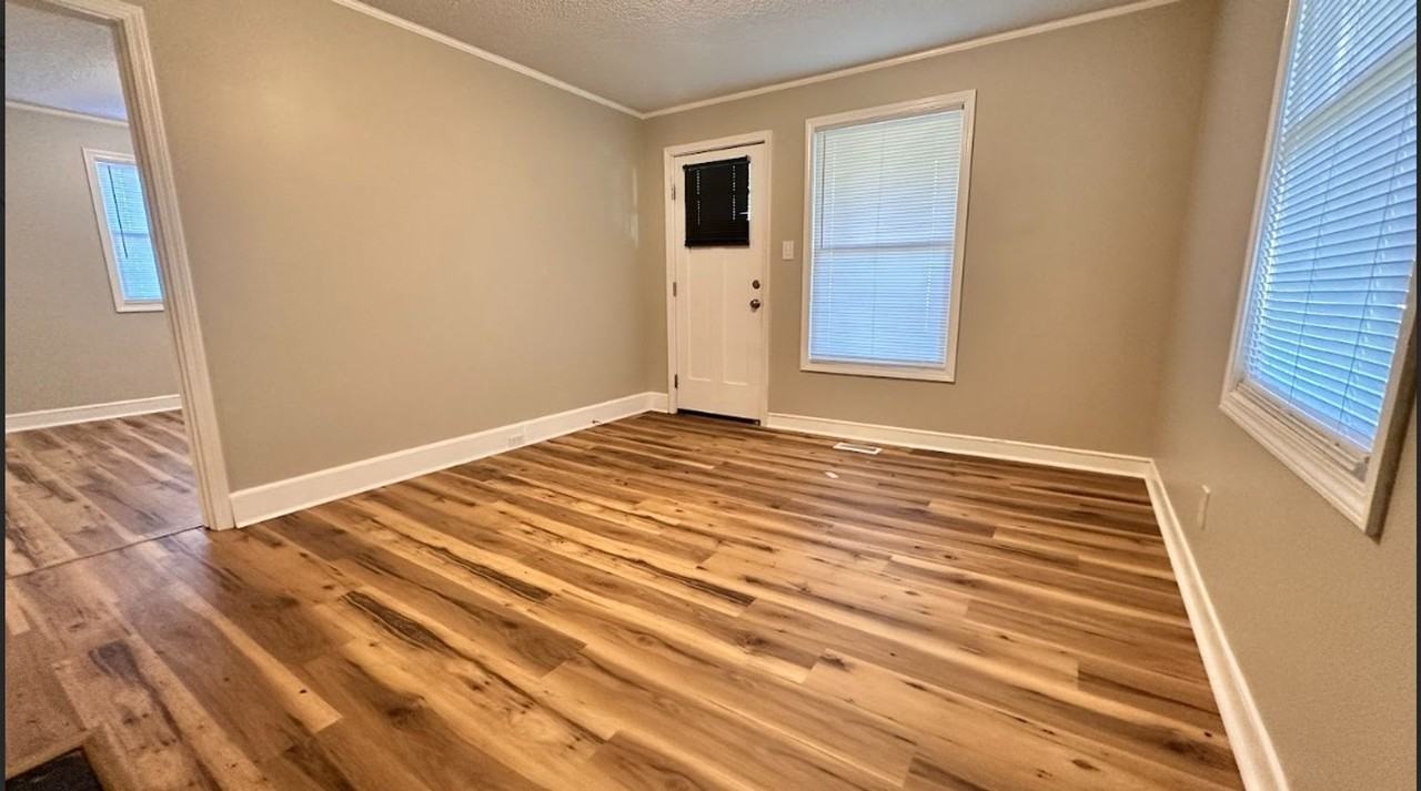 903 W Alabama Ave - Photo 6 of 15