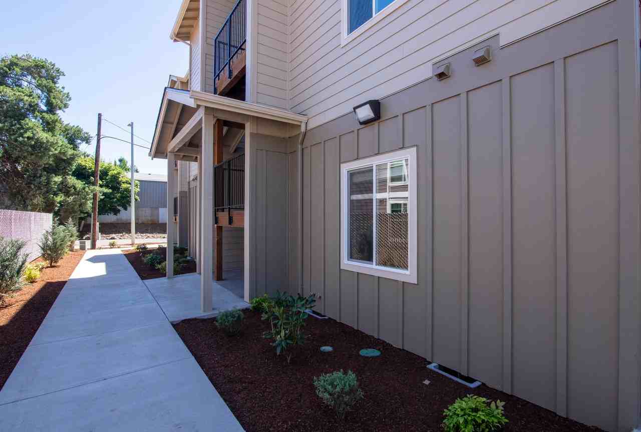 1435 Mildred Lane Southeast - Photo 4 of 20