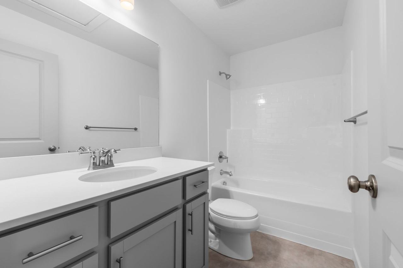 1582 E 6755 N - Photo 7 of 19