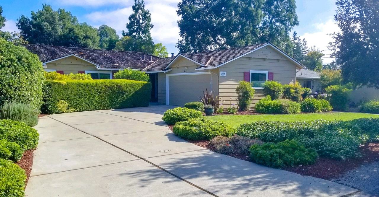 1143 Lisa Ln
