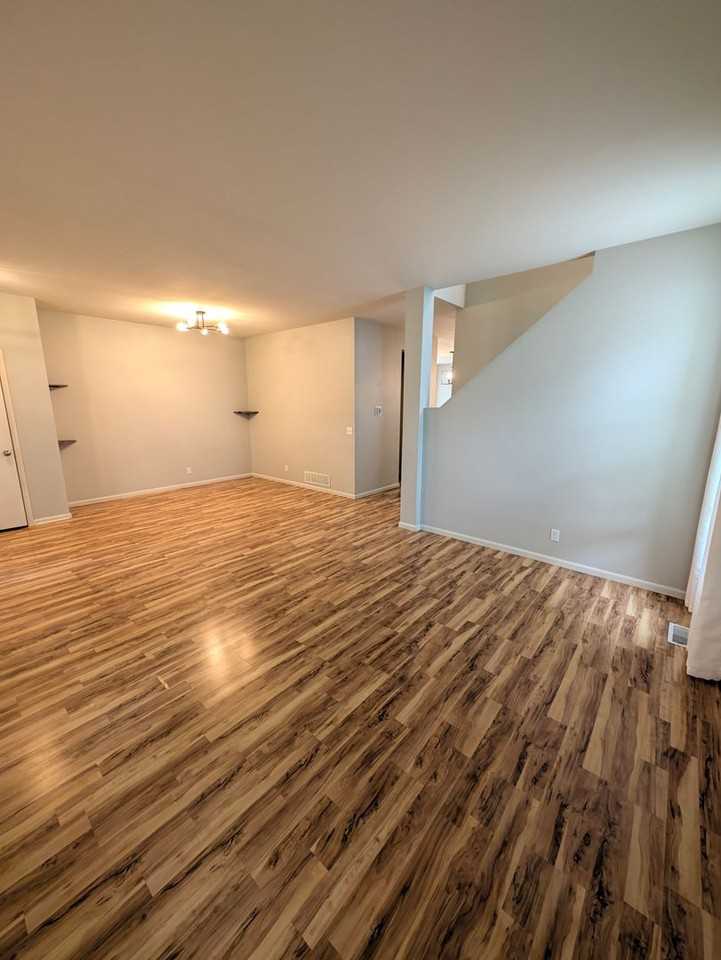 908 Mineral Dr - Photo 3 of 47