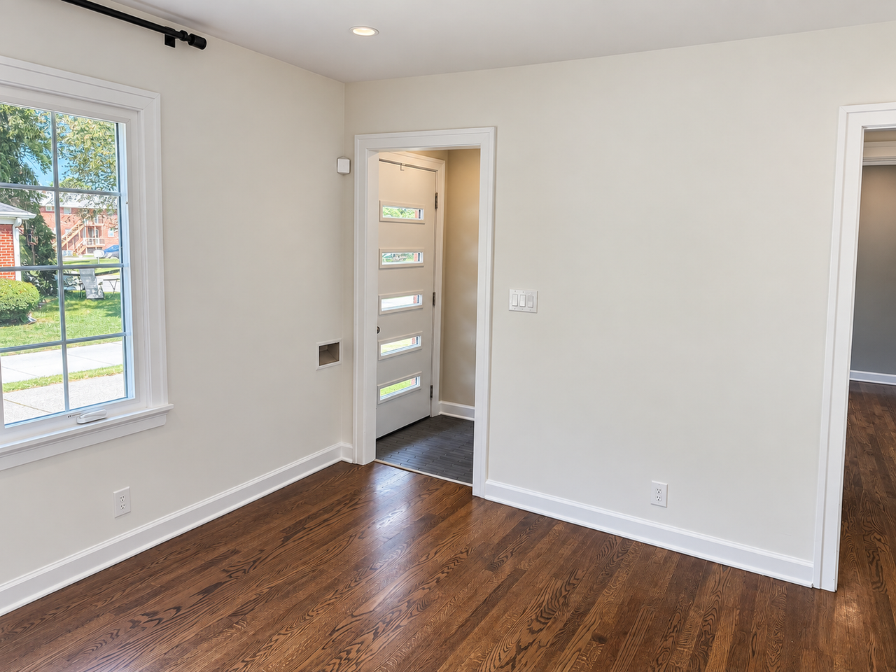 1106 N 49th Ave - Photo 3 of 23