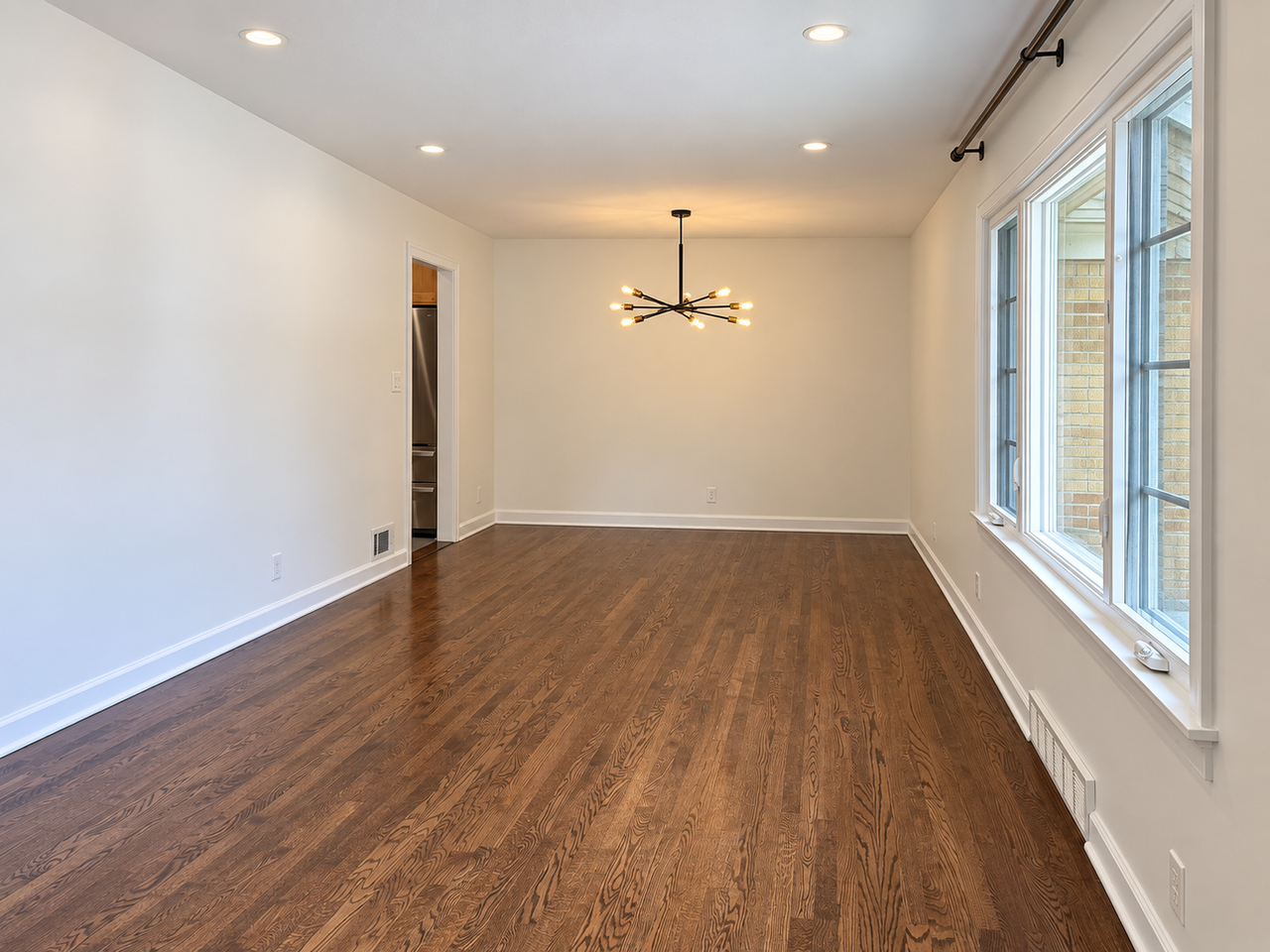 1106 N 49th Ave - Photo 5 of 23
