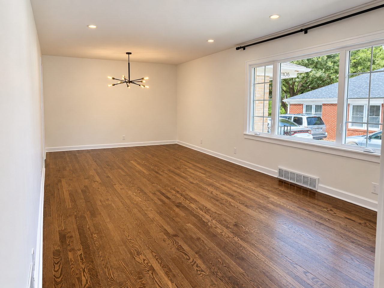 1106 N 49th Ave - Photo 6 of 23