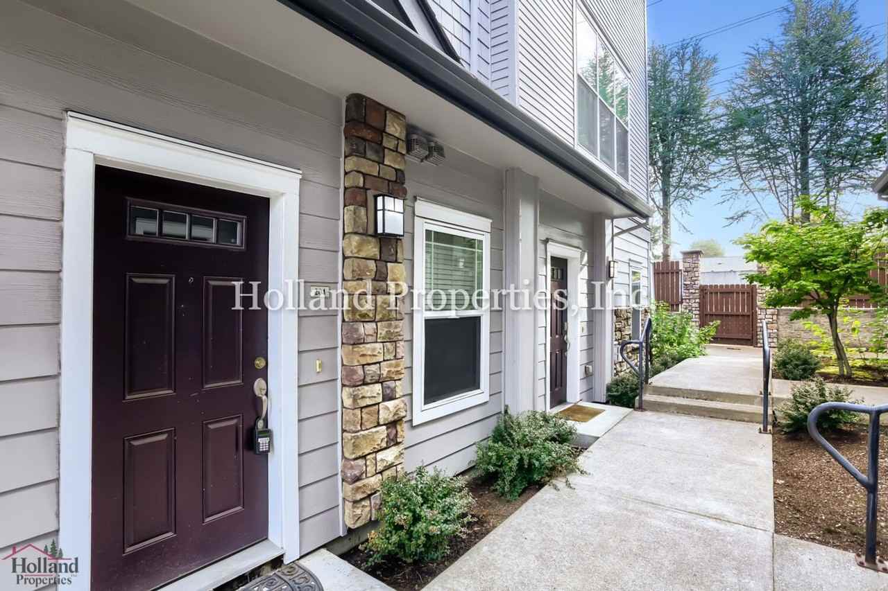 10882 Ne Red Wing Way #204 - Photo 3 of 24