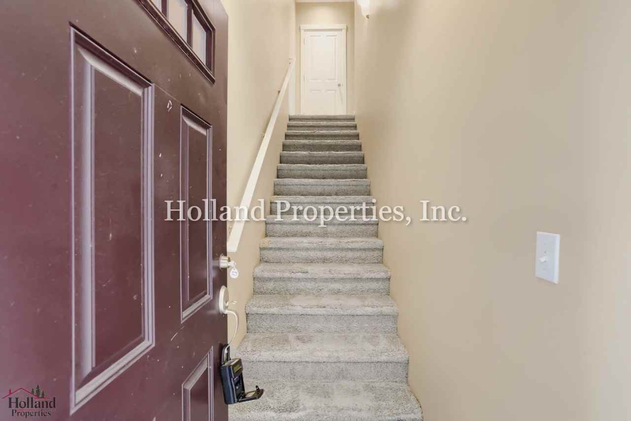 10882 Ne Red Wing Way #204 - Photo 4 of 24