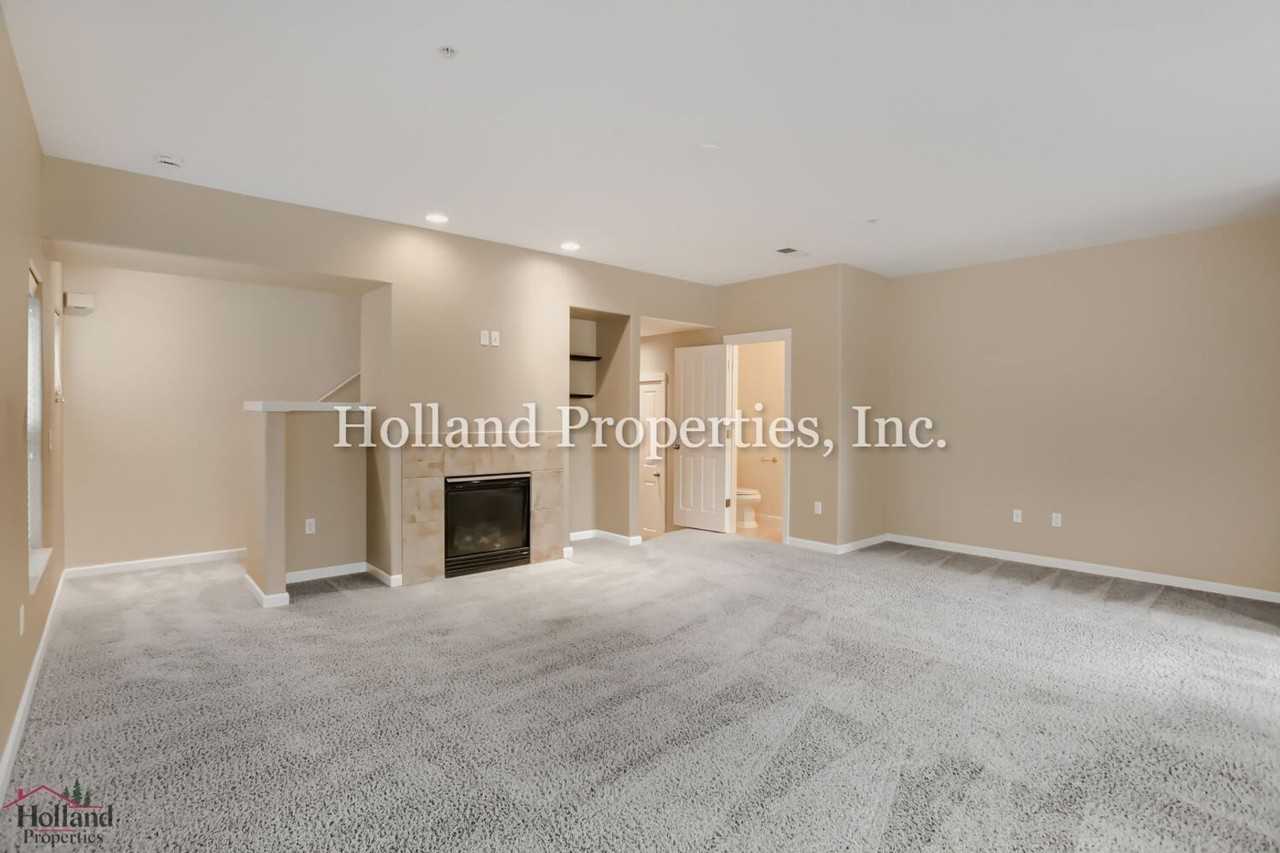 10882 Ne Red Wing Way #204 - Photo 5 of 24