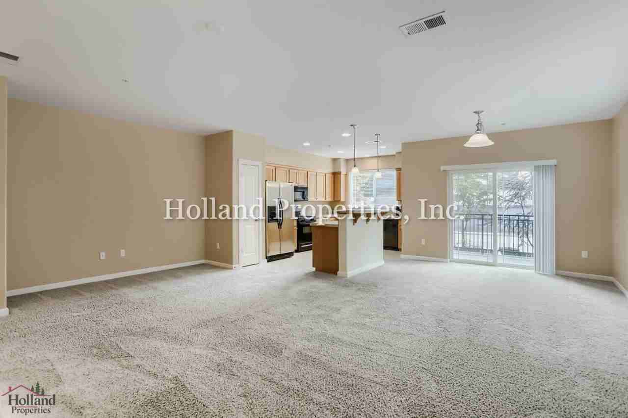 10882 Ne Red Wing Way #204 - Photo 7 of 24