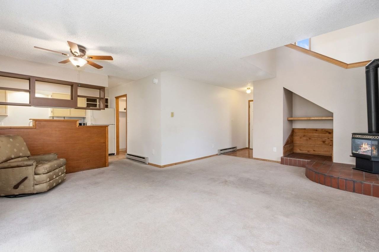 514 Strachan Dr - Photo 2 of 19