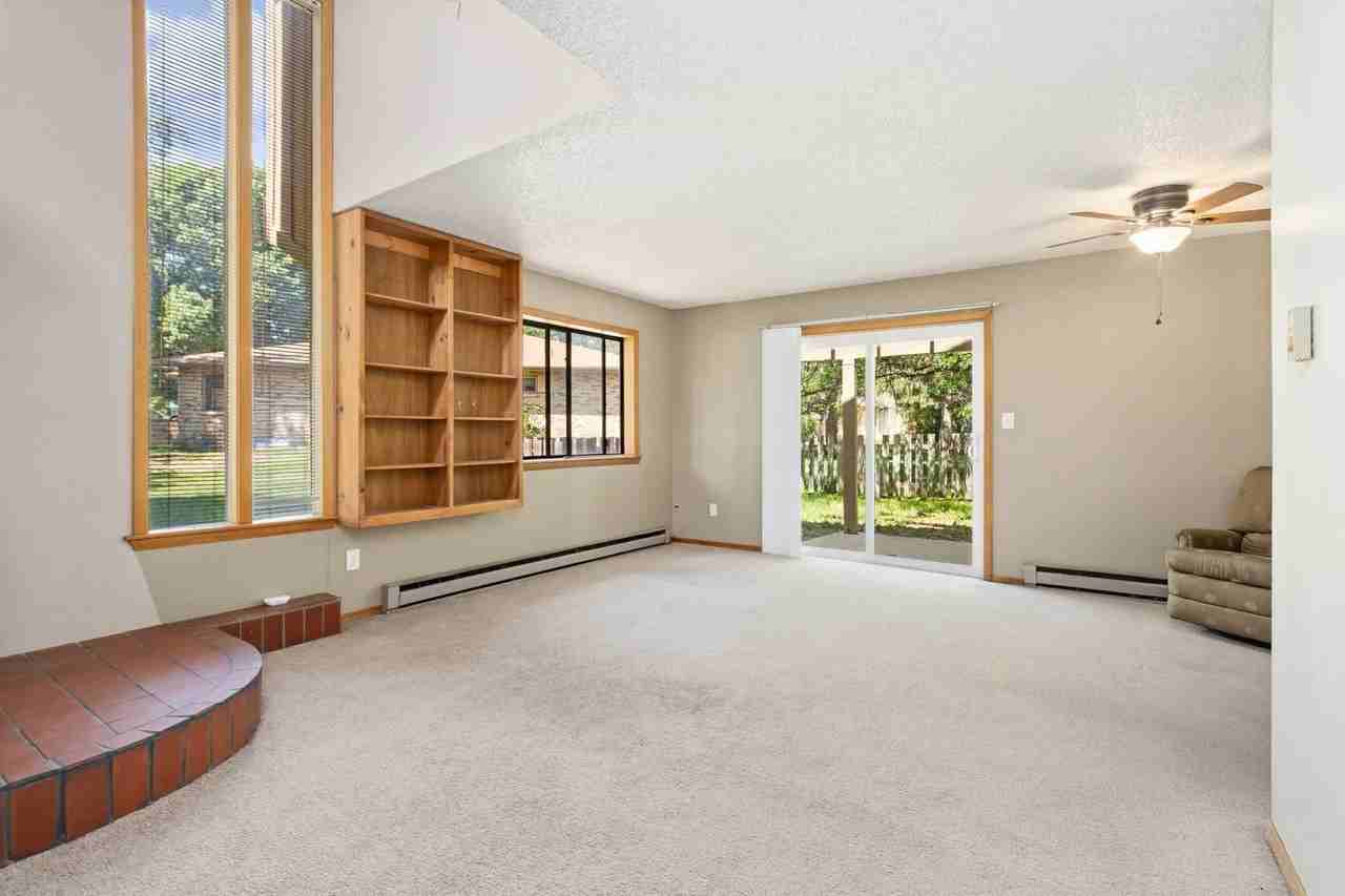 514 Strachan Dr - Photo 6 of 19