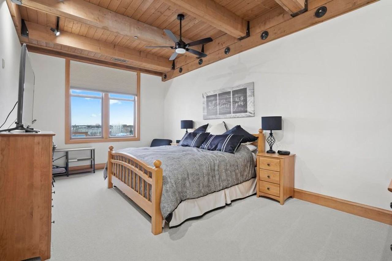 541 E Erie St #415 - Photo 7 of 29