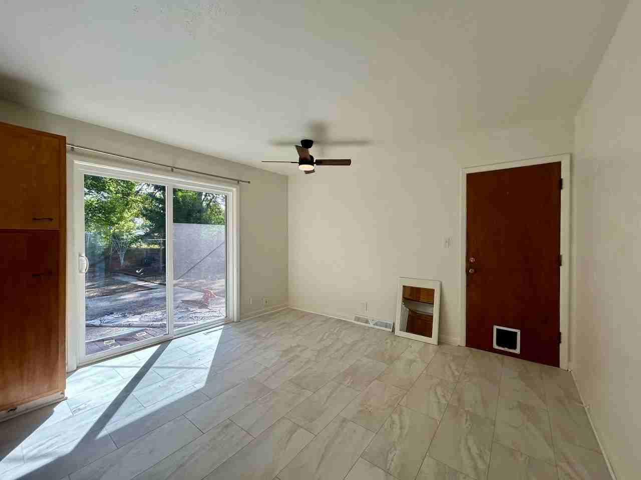 740 38th St - Photo 2 of 40