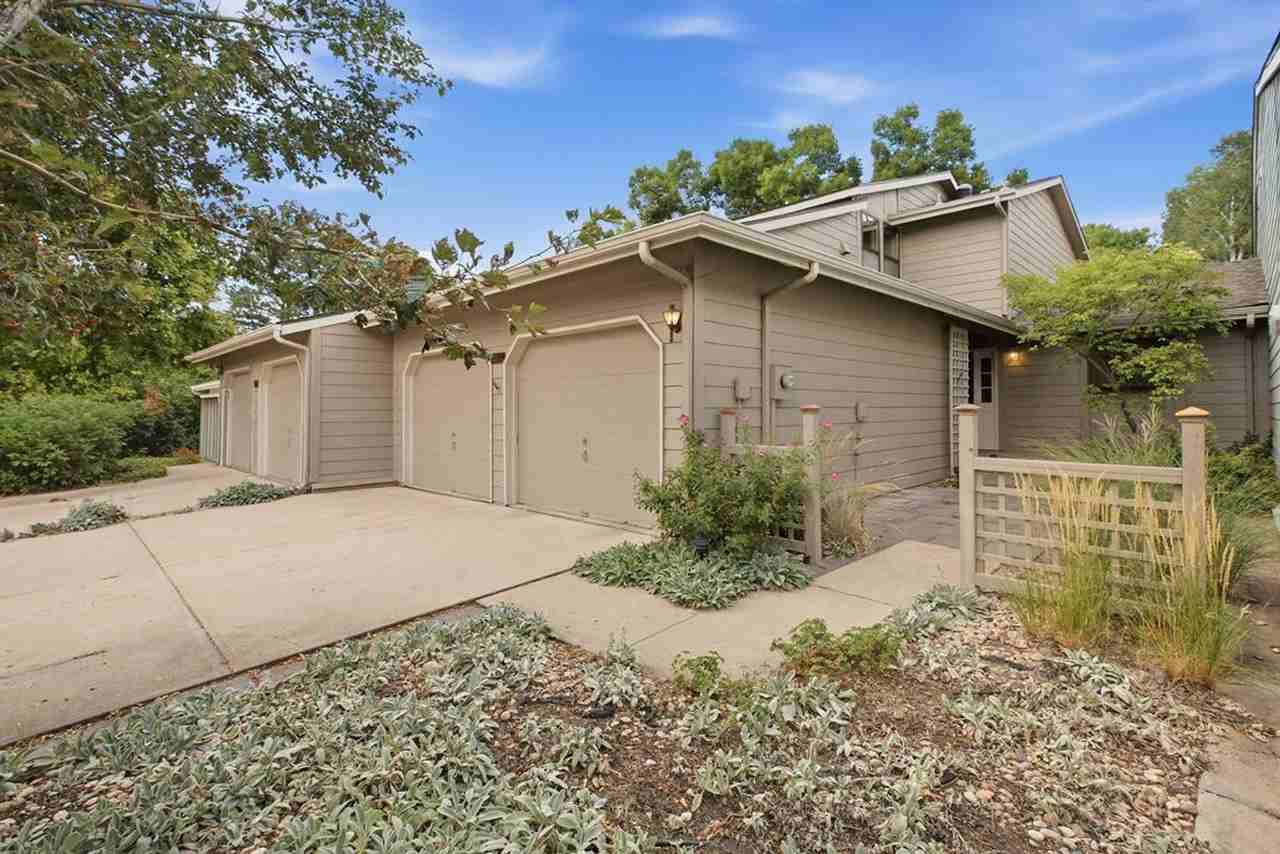 1016 Sailors Reef - Photo 2 of 41