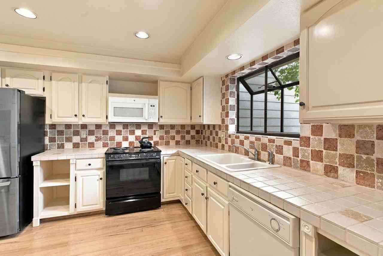 1016 Sailors Reef - Photo 6 of 41