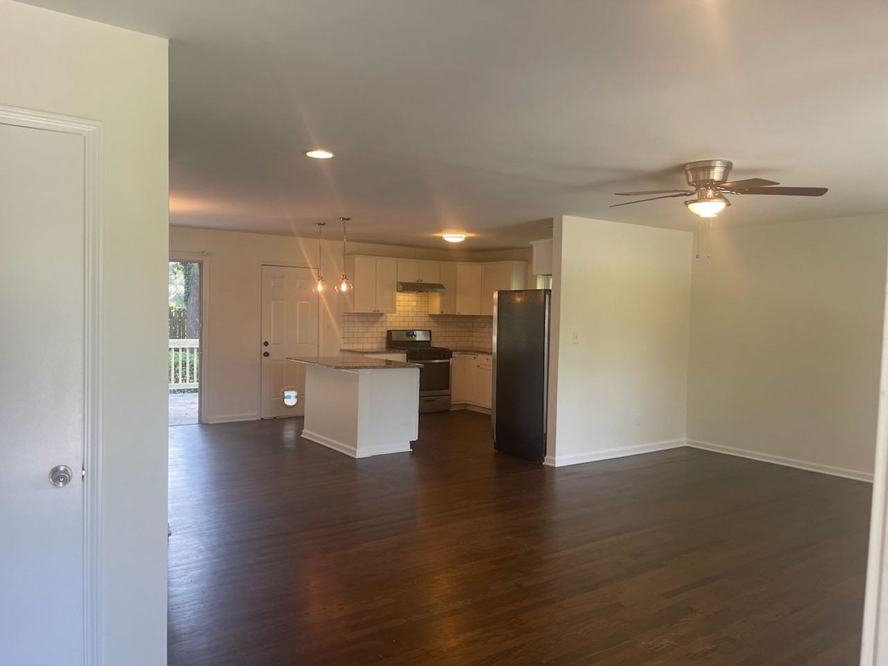 665 Aline Dr Nw - Photo 3 of 32