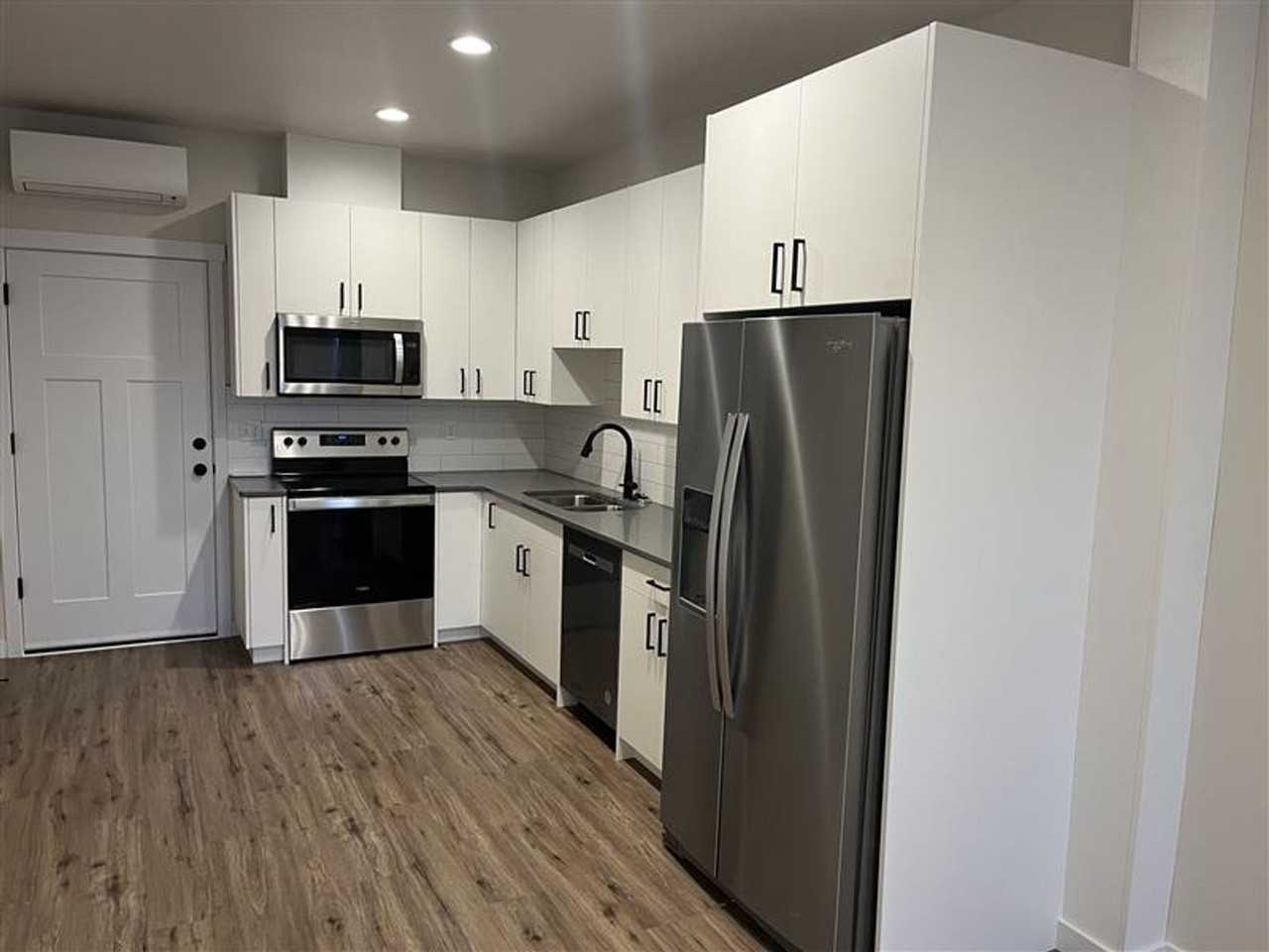 2229 Dejong Dr - Photo 4 of 8