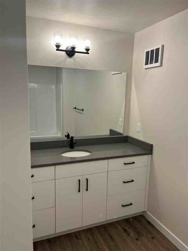 2229 Dejong Dr - Photo 5 of 8