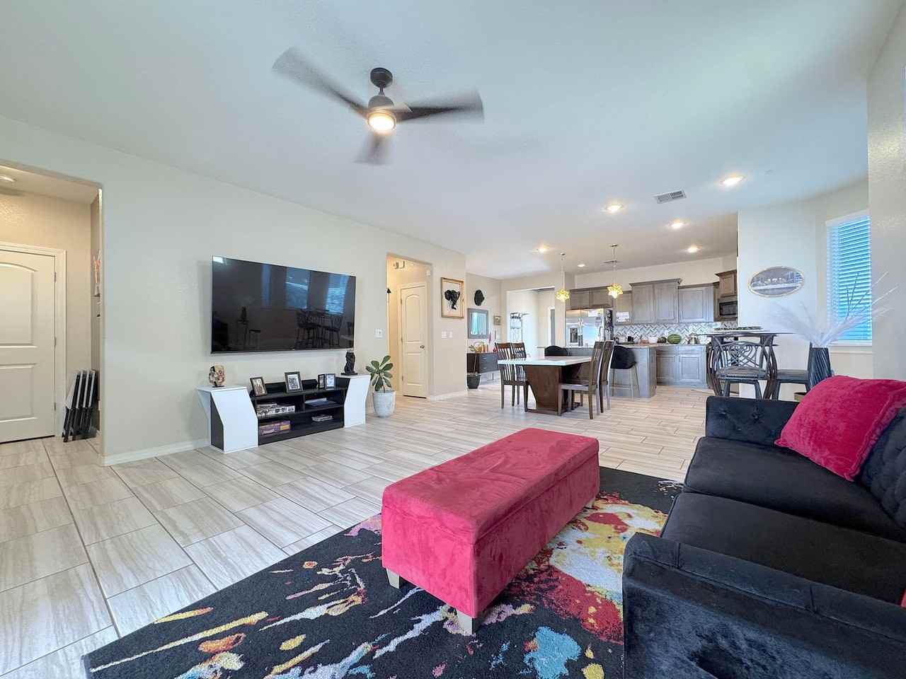 13557 Sproatley St - Photo 7 of 36