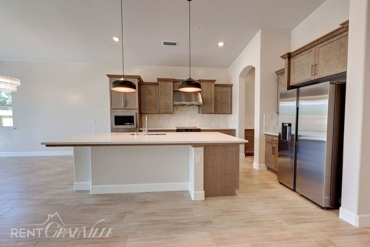 1314 E Santa Ana Ave - Photo 2 of 15