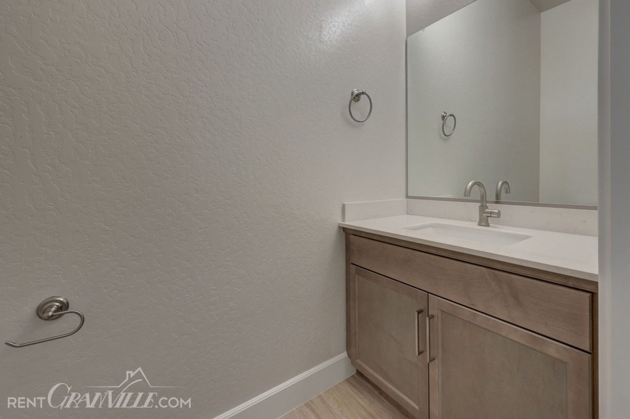 1316 E Santa Ana Ave - Photo 5 of 13
