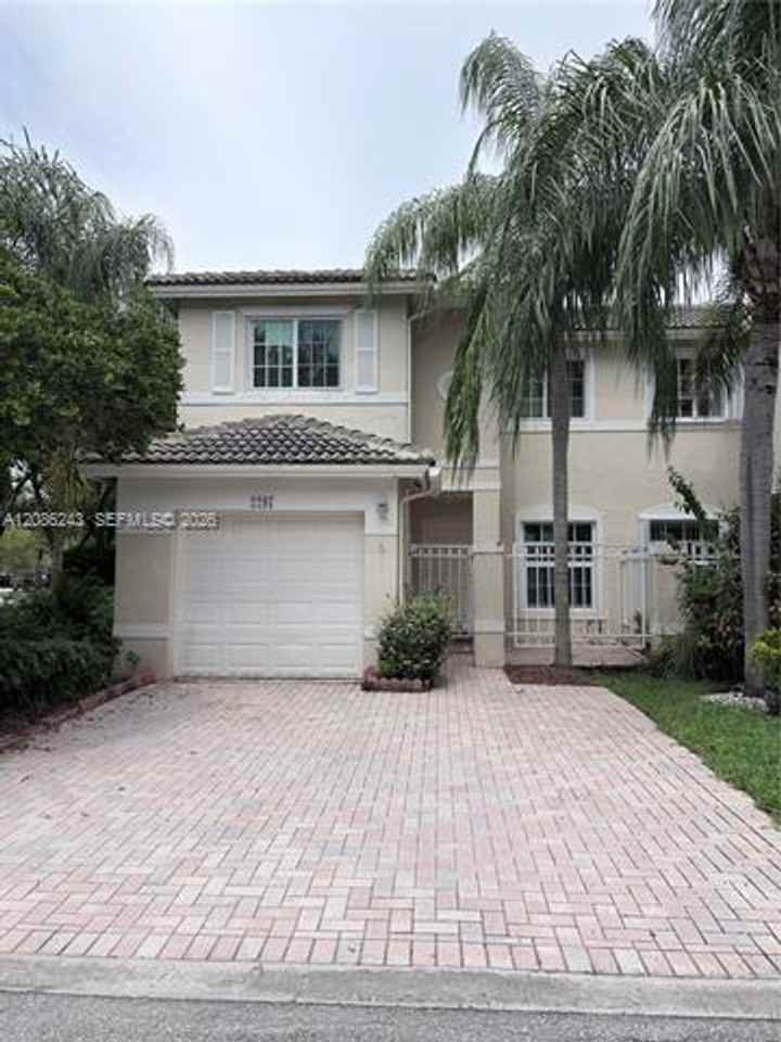 2297 2297 NW 171st Ter th 2297 - Photo 3 of 21