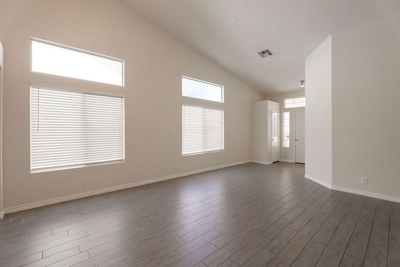 681 Quiet Stream Ct - Photo 3 of 44