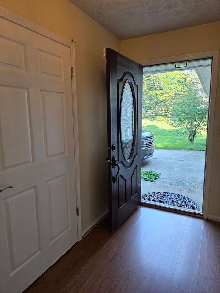 903 N State Rd - Photo 3 of 28