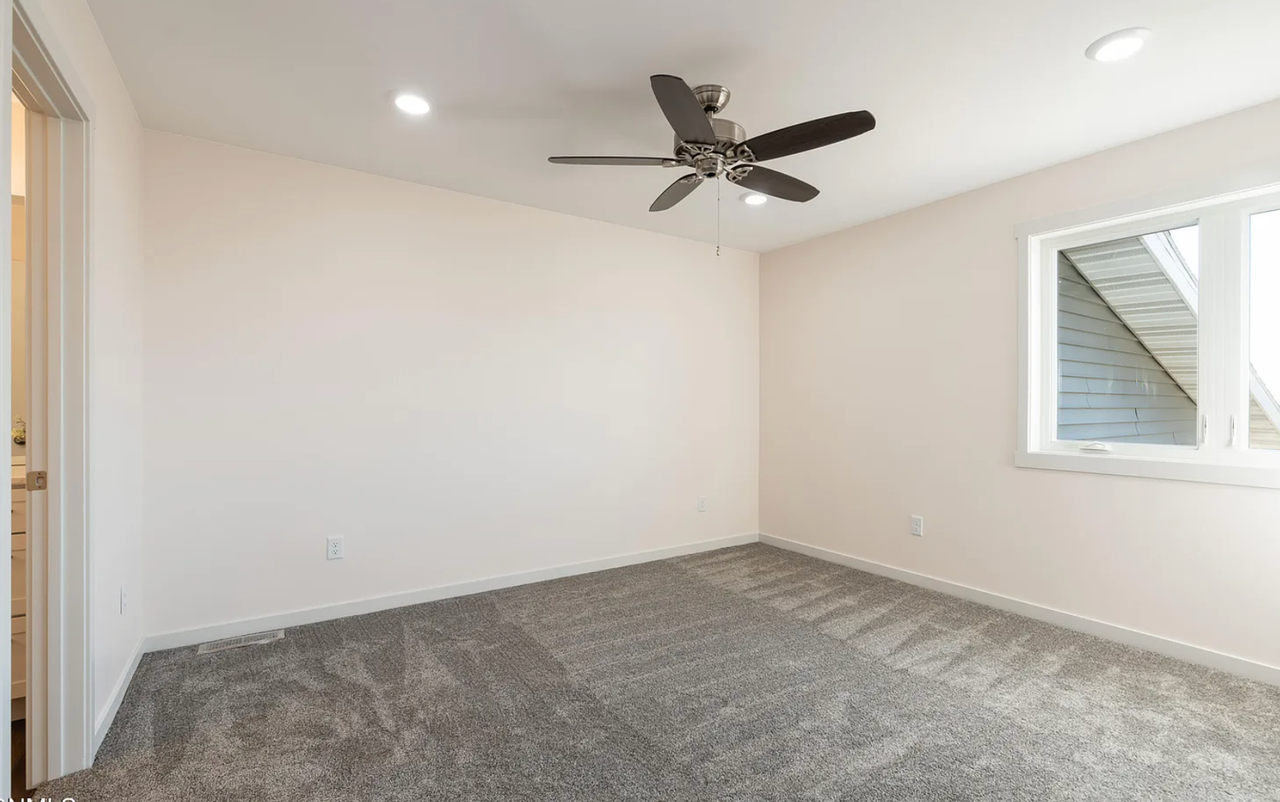 2108 Monarch Ave - Photo 5 of 12