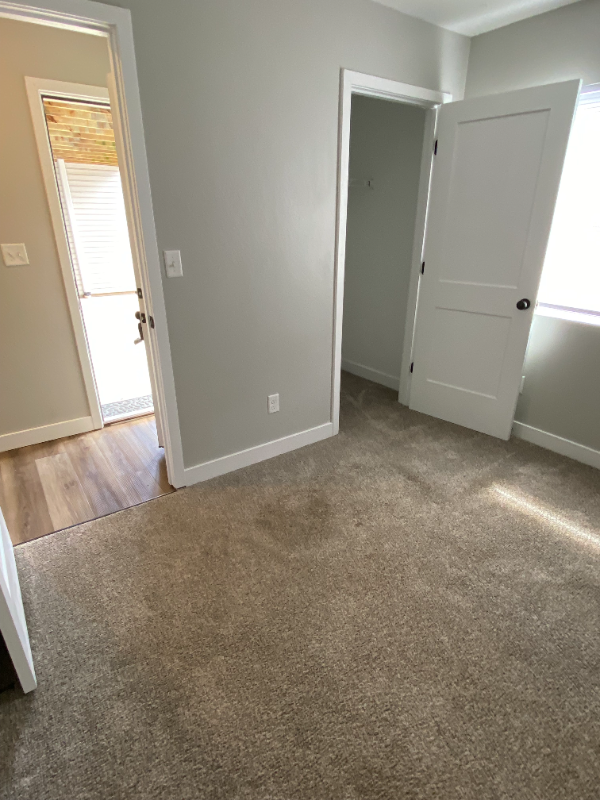 1080 Mace Rd - Photo 5 of 10