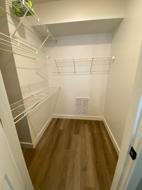 1080 Mace Rd - Photo 7 of 10