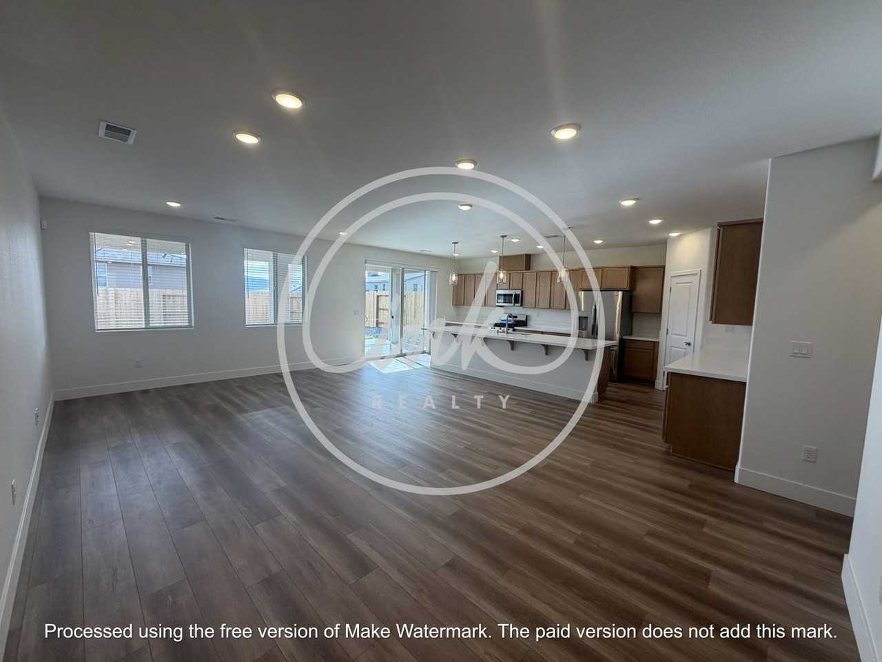 185 Radiant Dr - Photo 2 of 30