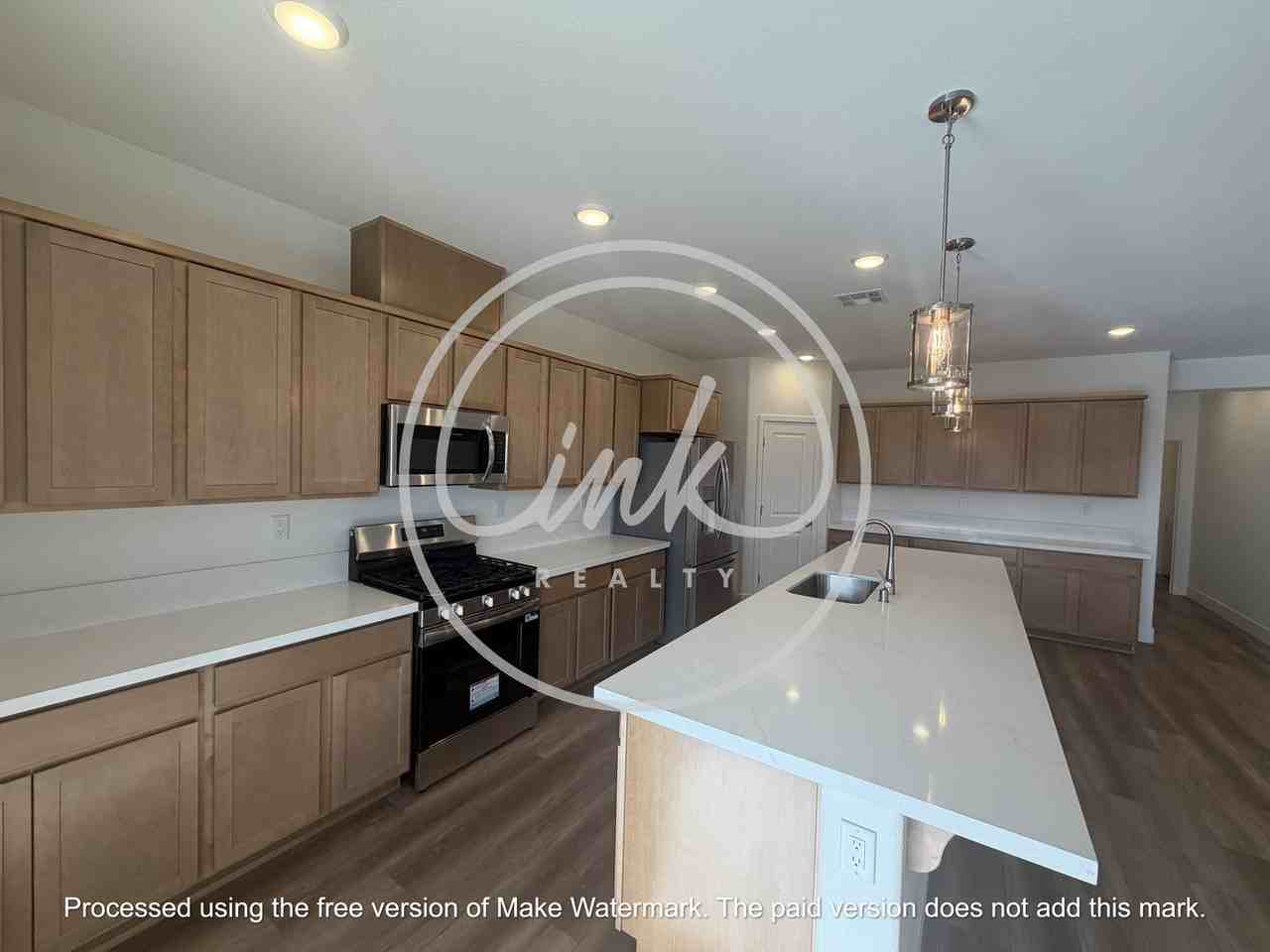 185 Radiant Dr - Photo 4 of 30