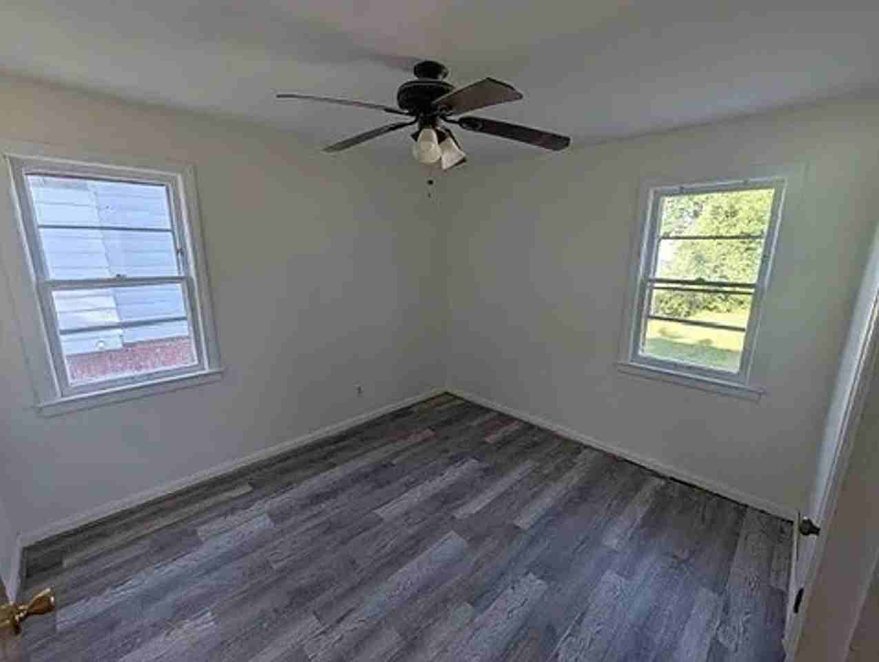 3864 E 154th St - Photo 7 of 12