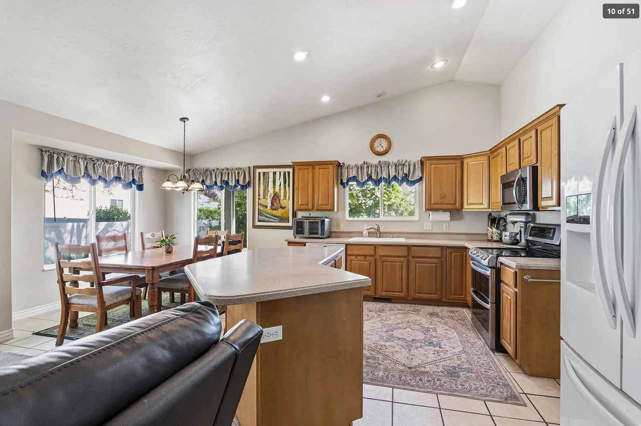 1403 S 600 W - Photo 3 of 48