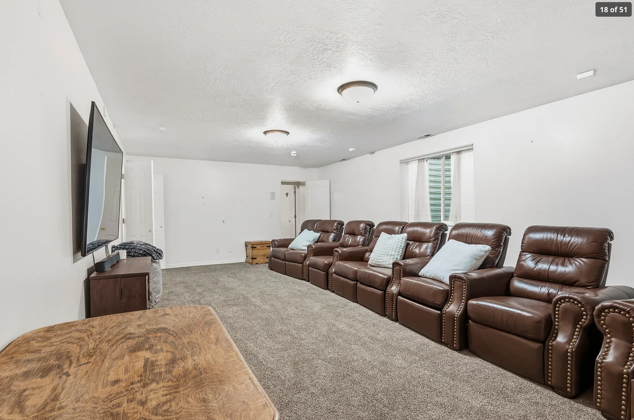 1403 S 600 W - Photo 4 of 48